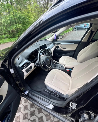 BMW X1 cena 93000 przebieg: 106055, rok produkcji 2018 z Poznań małe 46